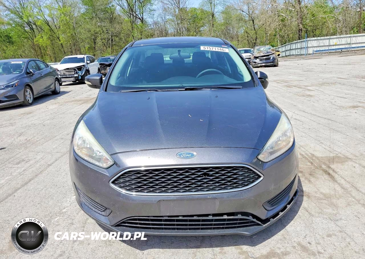 2016 Ford Focus Se VIN:1FADP3F28GL393610 - 5