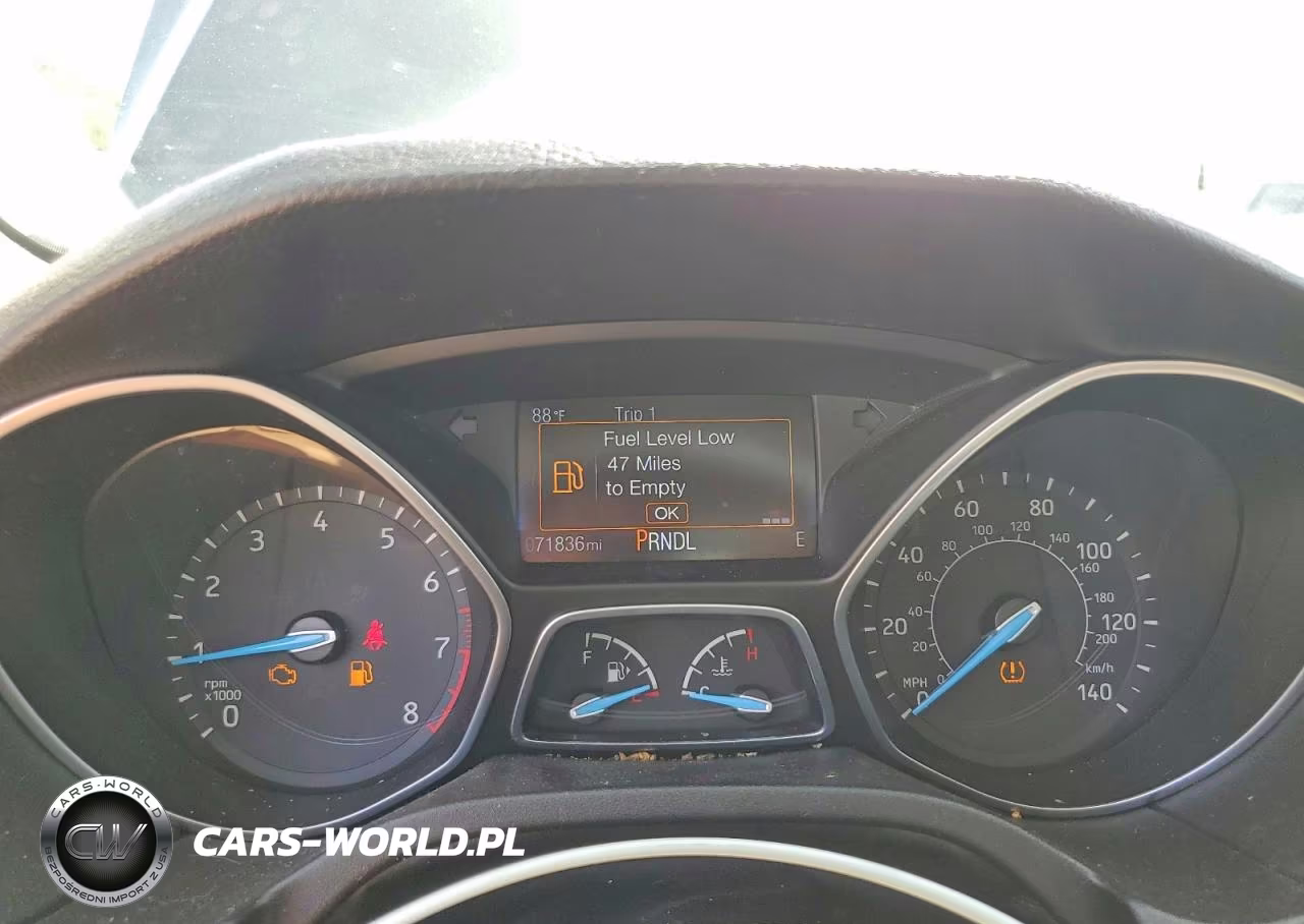 2016 Ford Focus Se VIN:1FADP3F28GL393610 - 9