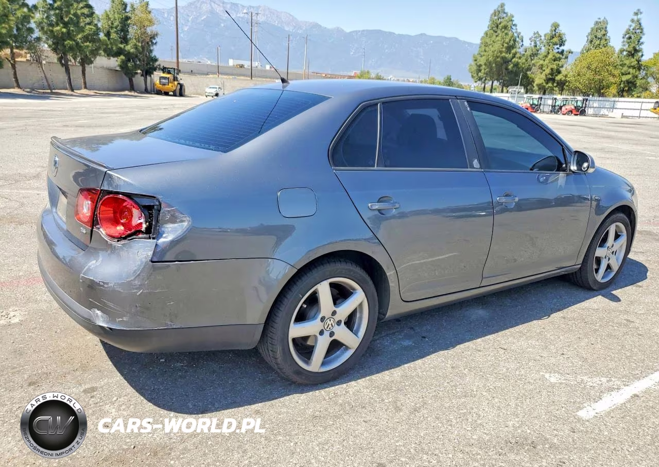 2010 Volkswagen Jetta Limited VIN:3VWAZ7AJ2AM131193 - 3