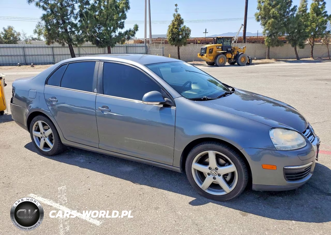 2010 Volkswagen Jetta Limited VIN:3VWAZ7AJ2AM131193 - 4