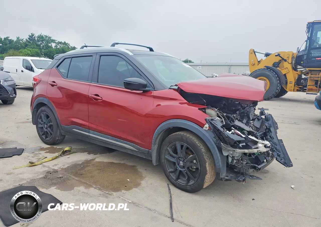 2020 Nissan Kicks Sr VIN:3N1CP5DVXLL533947 - 4
