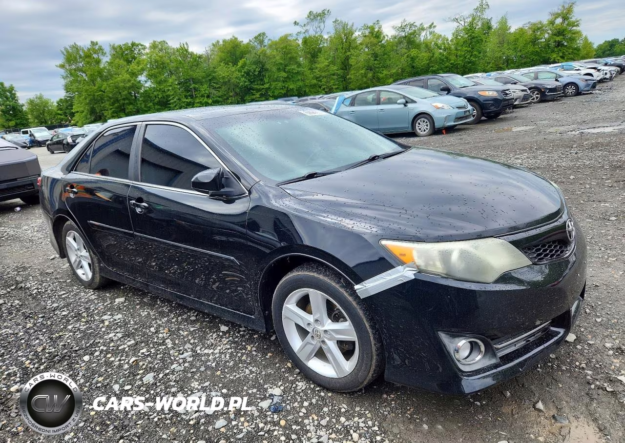 2013 Toyota Camry Se VIN:4T1BF1FK3DU245083 - 4