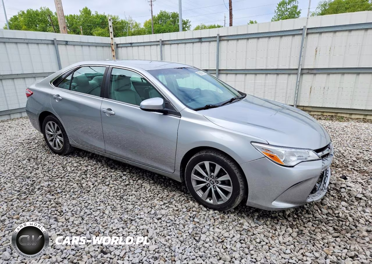 2016 Toyota Camry Xle VIN:4T1BF1FK0GU174624 - 4