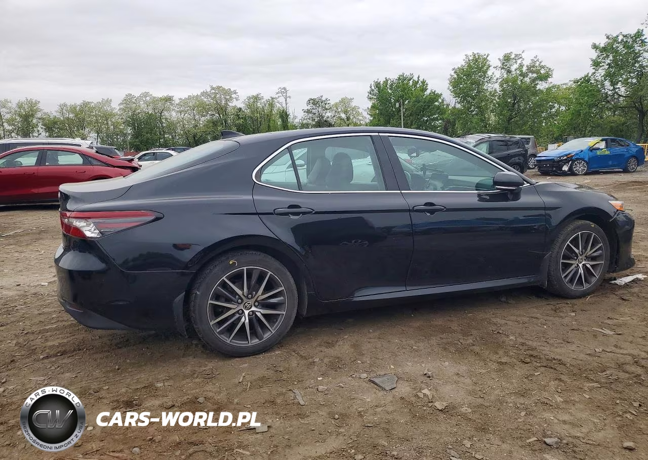 2021 Toyota Camry Xle VIN:4T1F11AK2MU529926 - 3