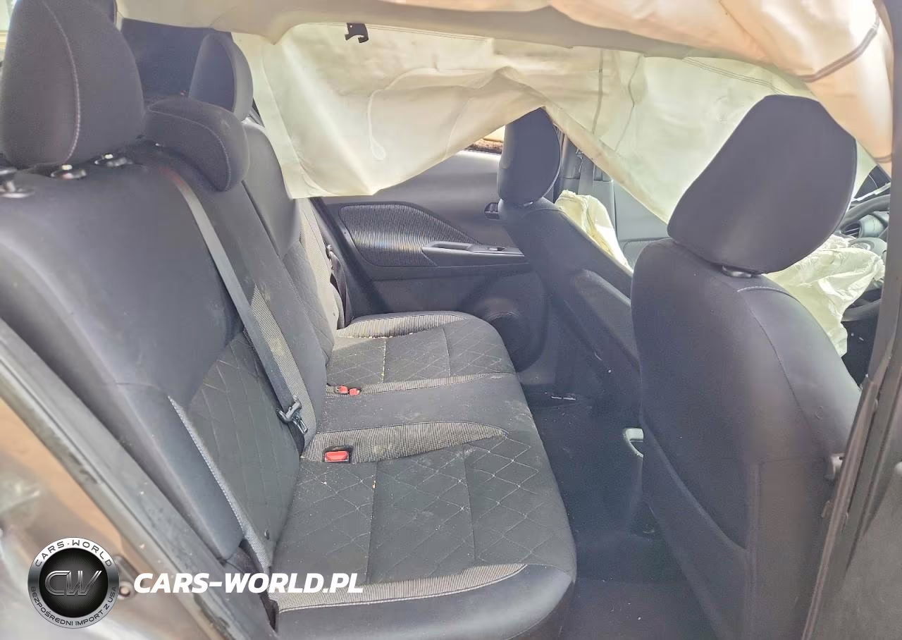 2018 Nissan Kicks S VIN:3N1CP5CU0JL530349 - 10