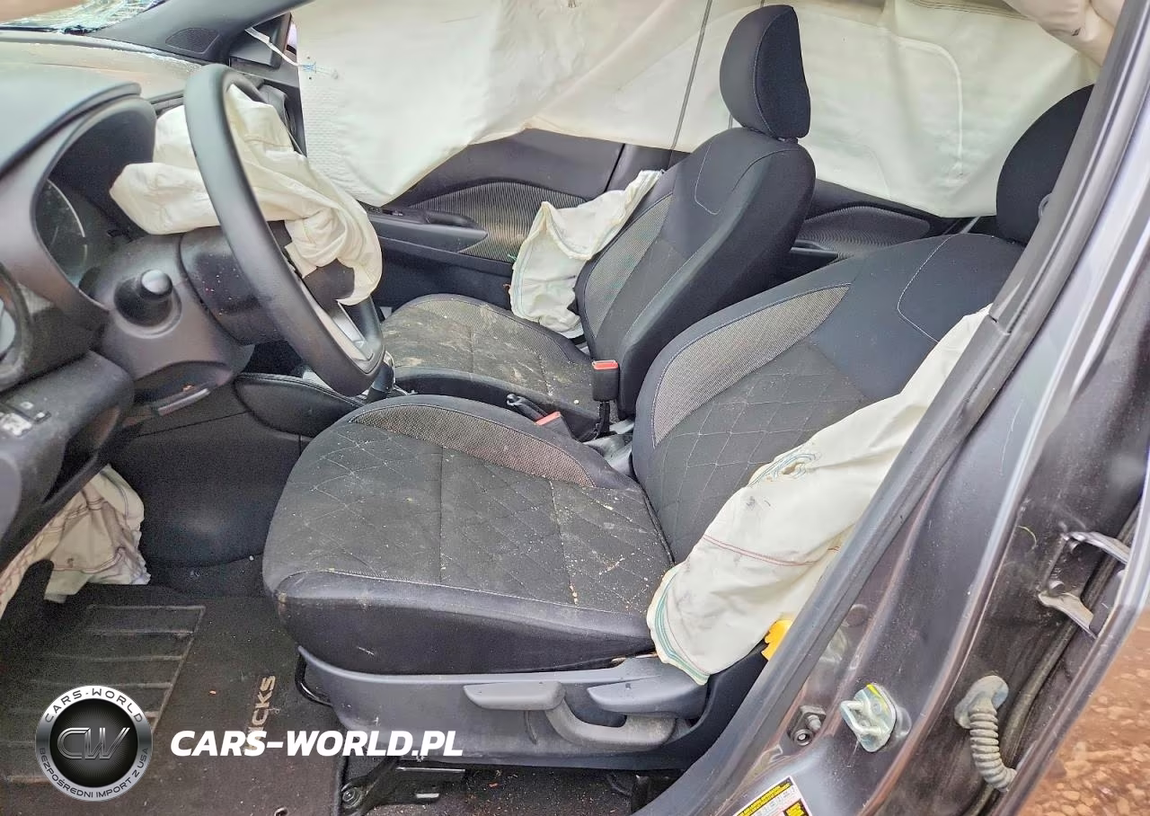 2018 Nissan Kicks S VIN:3N1CP5CU0JL530349 - 7