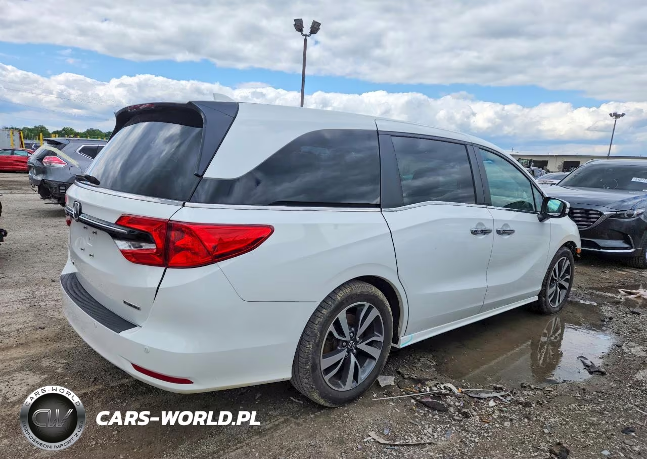 2023 Honda Odyssey Touring VIN:5FNRL6H87PB038008 - 3
