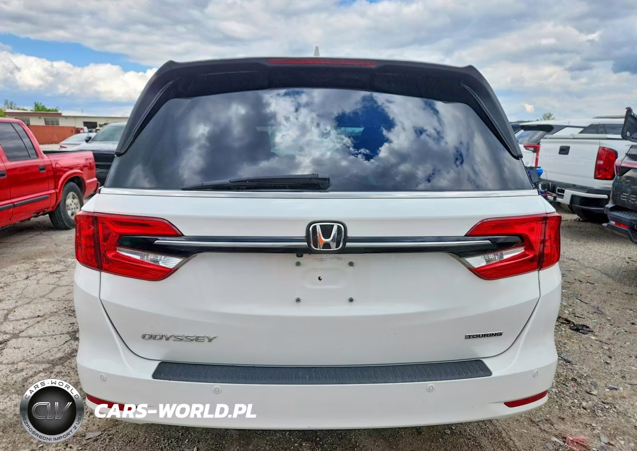 2023 Honda Odyssey Touring VIN:5FNRL6H87PB038008 - 6