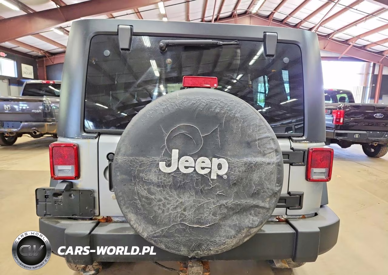 2013 Jeep Wrangler Unlimited Sport VIN:1C4BJWDGXDL699433 - 6