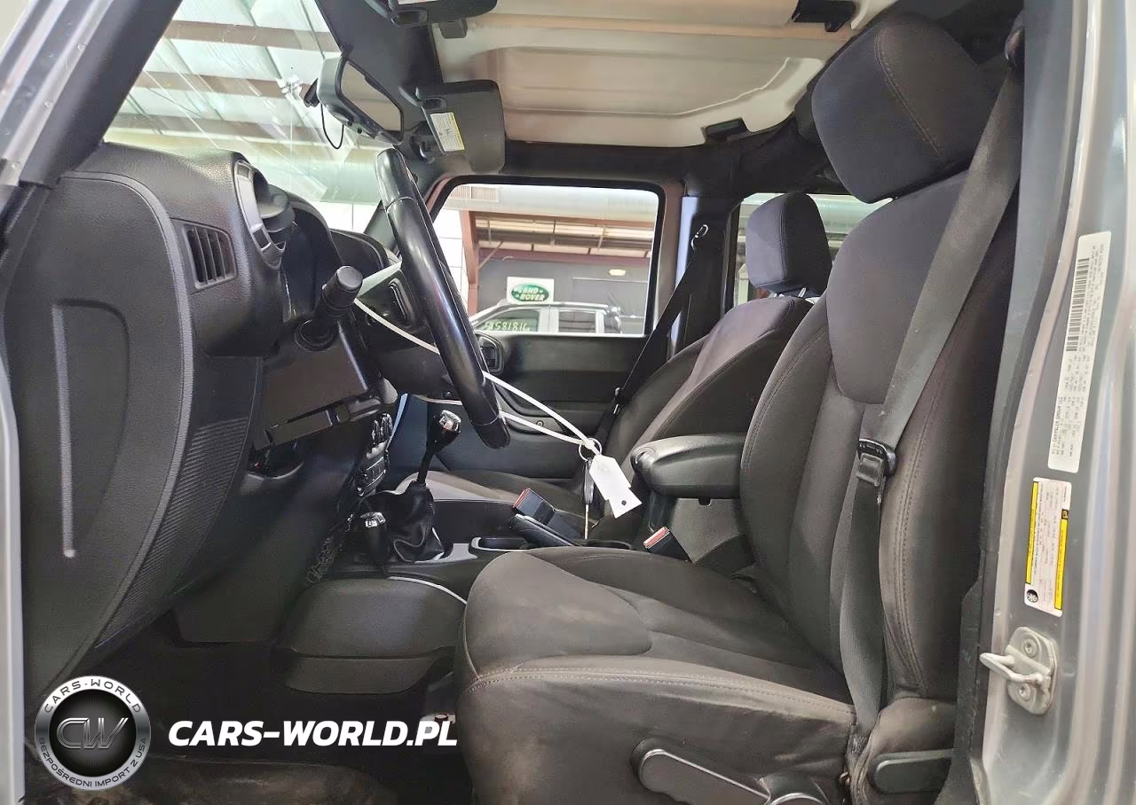 2013 Jeep Wrangler Unlimited Sport VIN:1C4BJWDGXDL699433 - 7