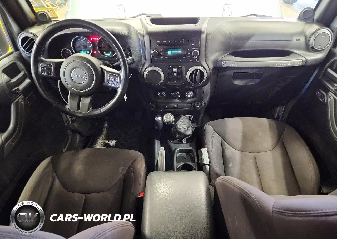 2013 Jeep Wrangler Unlimited Sport VIN:1C4BJWDGXDL699433 - 8