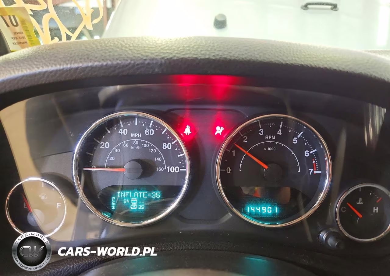 2013 Jeep Wrangler Unlimited Sport VIN:1C4BJWDGXDL699433 - 9