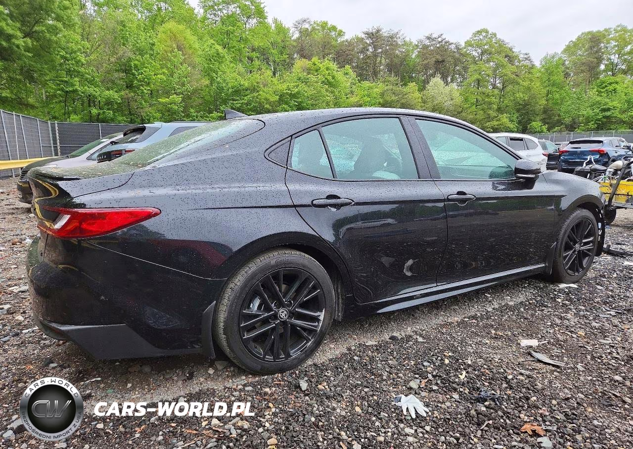 2026 Toyota Camry Se VIN:4T1DAACKXTU698157 - 3