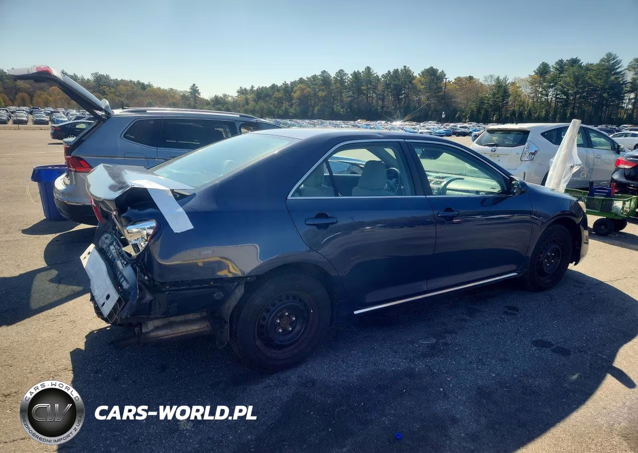 2014 Toyota Camry Le VIN:4T4BF1FK6ER435838 - 3