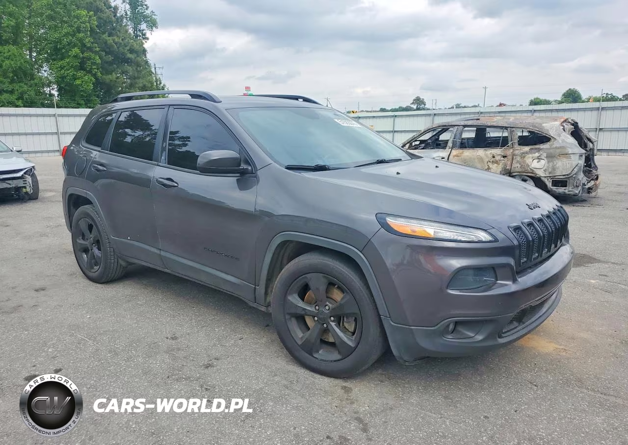 2018 Jeep Cherokee Latitude VIN:1C4PJLCB4JD518844 - 4