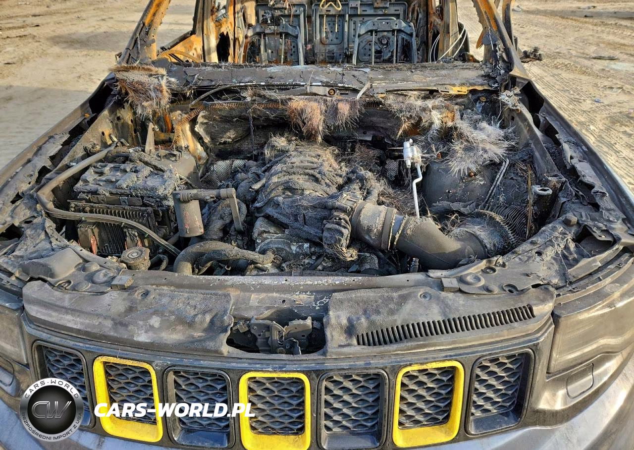 2019 Jeep Grand Cherokee Srt-8 VIN:1C4RJFDJ6KC562755 - 12