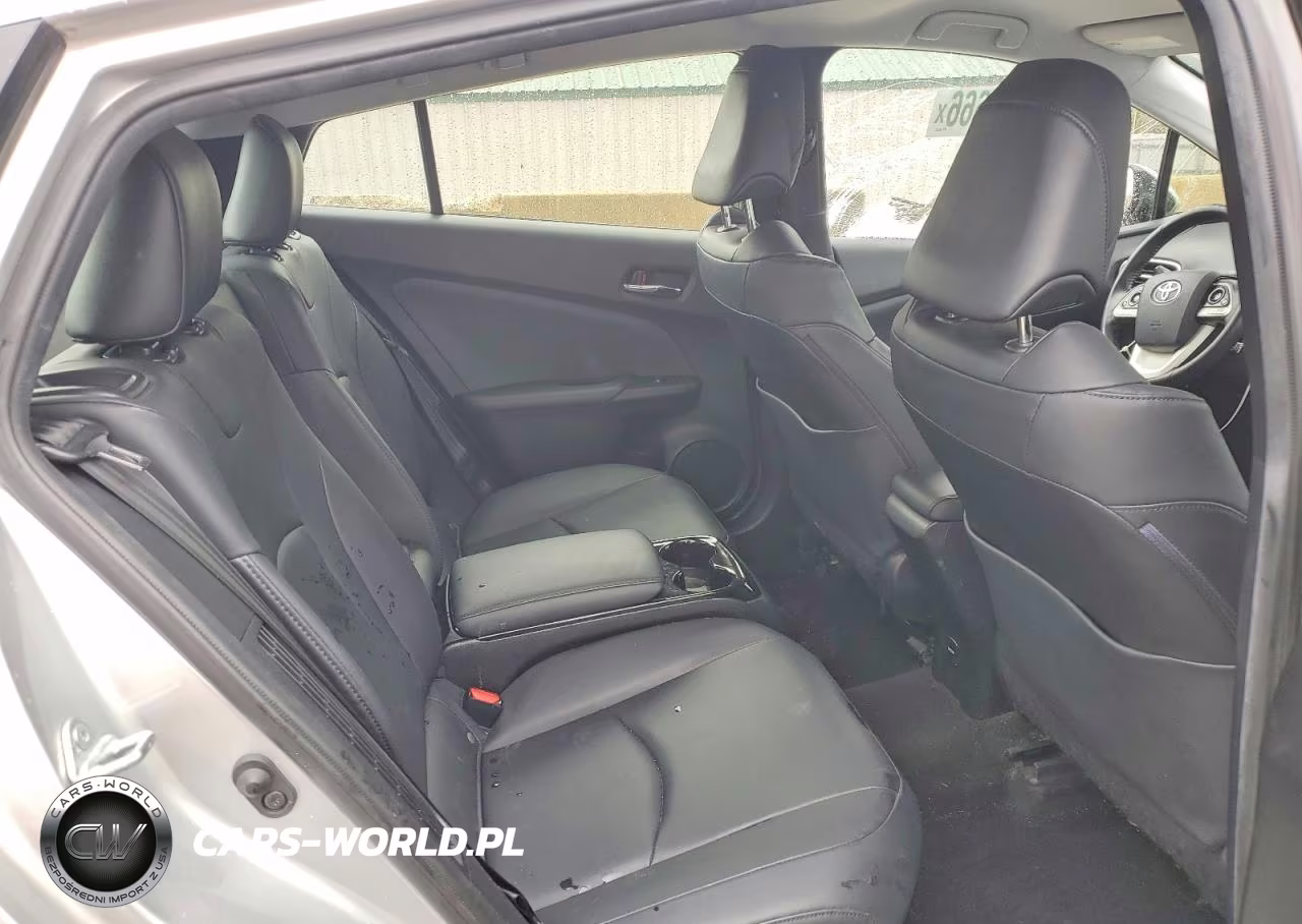 2018 Toyota Prius Prime Premium VIN:JTDKARFP3J3088234 - 10