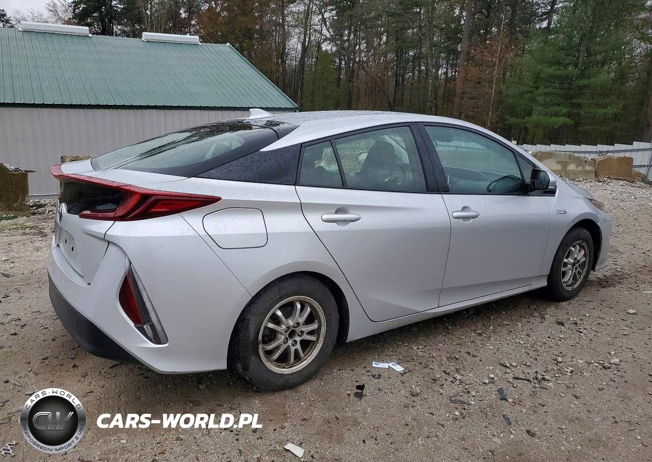 2018 Toyota Prius Prime Premium VIN:JTDKARFP3J3088234 - 3