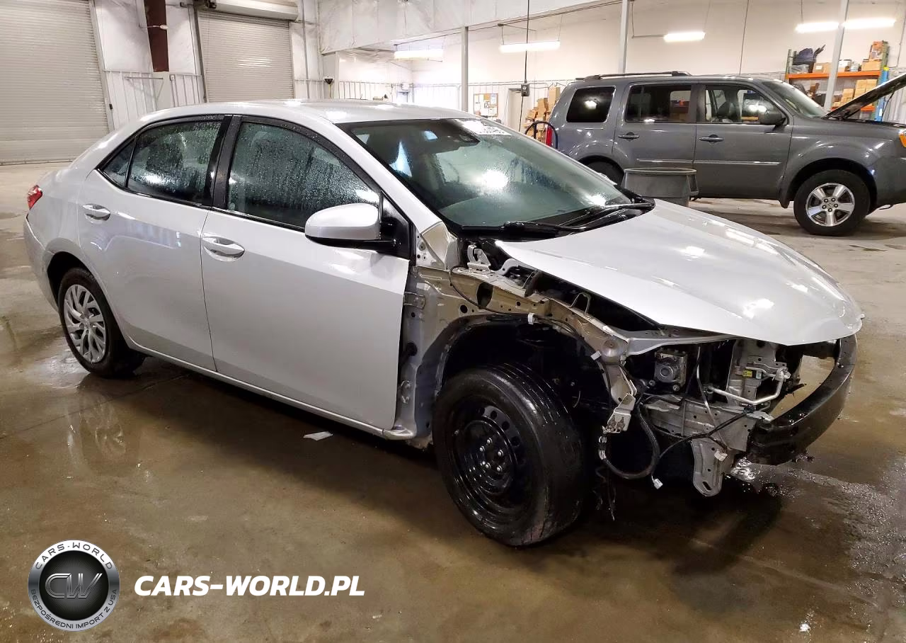 2018 Toyota Corolla Le VIN:2T1BURHE8JC969716 - 4