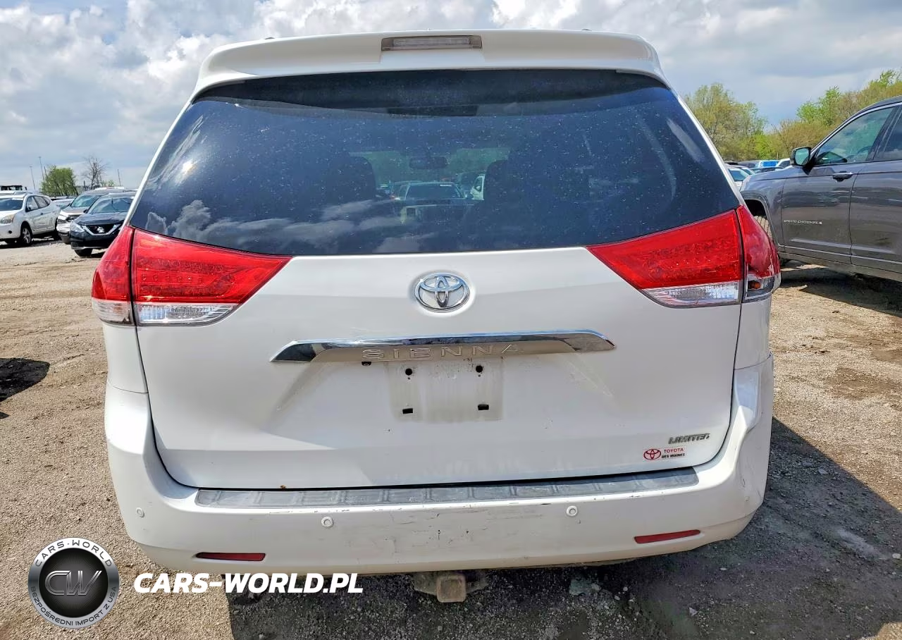 2011 Toyota Sienna Limited 7-Passenger VIN:5TDYK3DC2BS004747 - 6