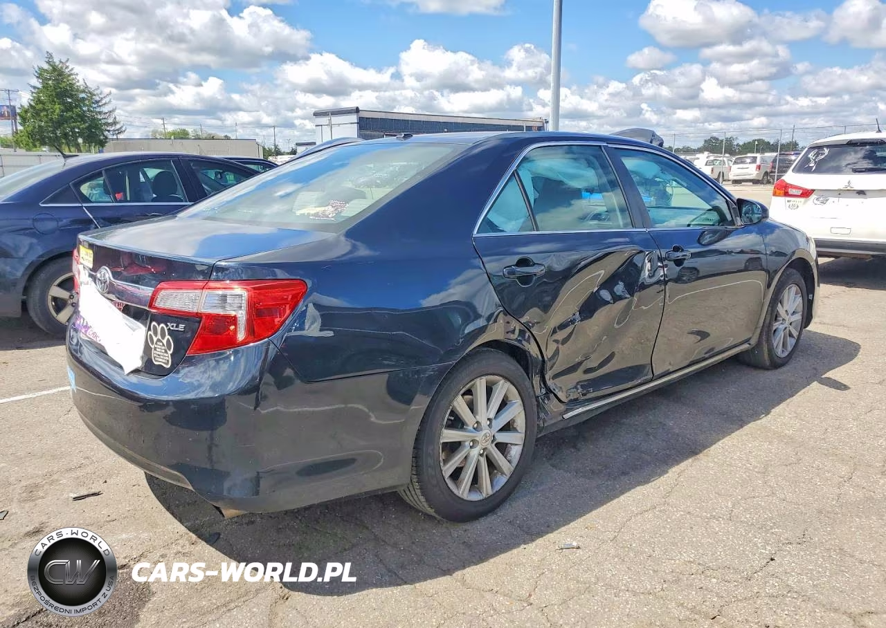 2012 Toyota Camry Xle VIN:4T4BF1FK3CR235044 - 3