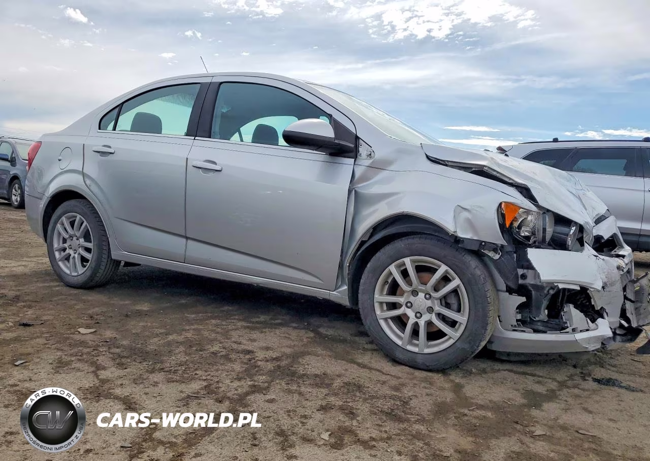 2013 Chevrolet Sonic Lt VIN:1G1JC5SG4D4132642 - 4