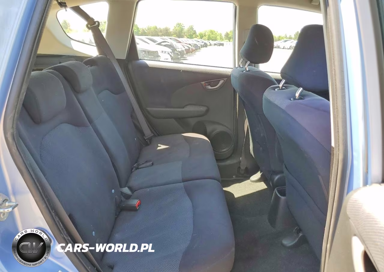 2010 Honda Fit Sport VIN:JHMGE8H49AC032904 - 10