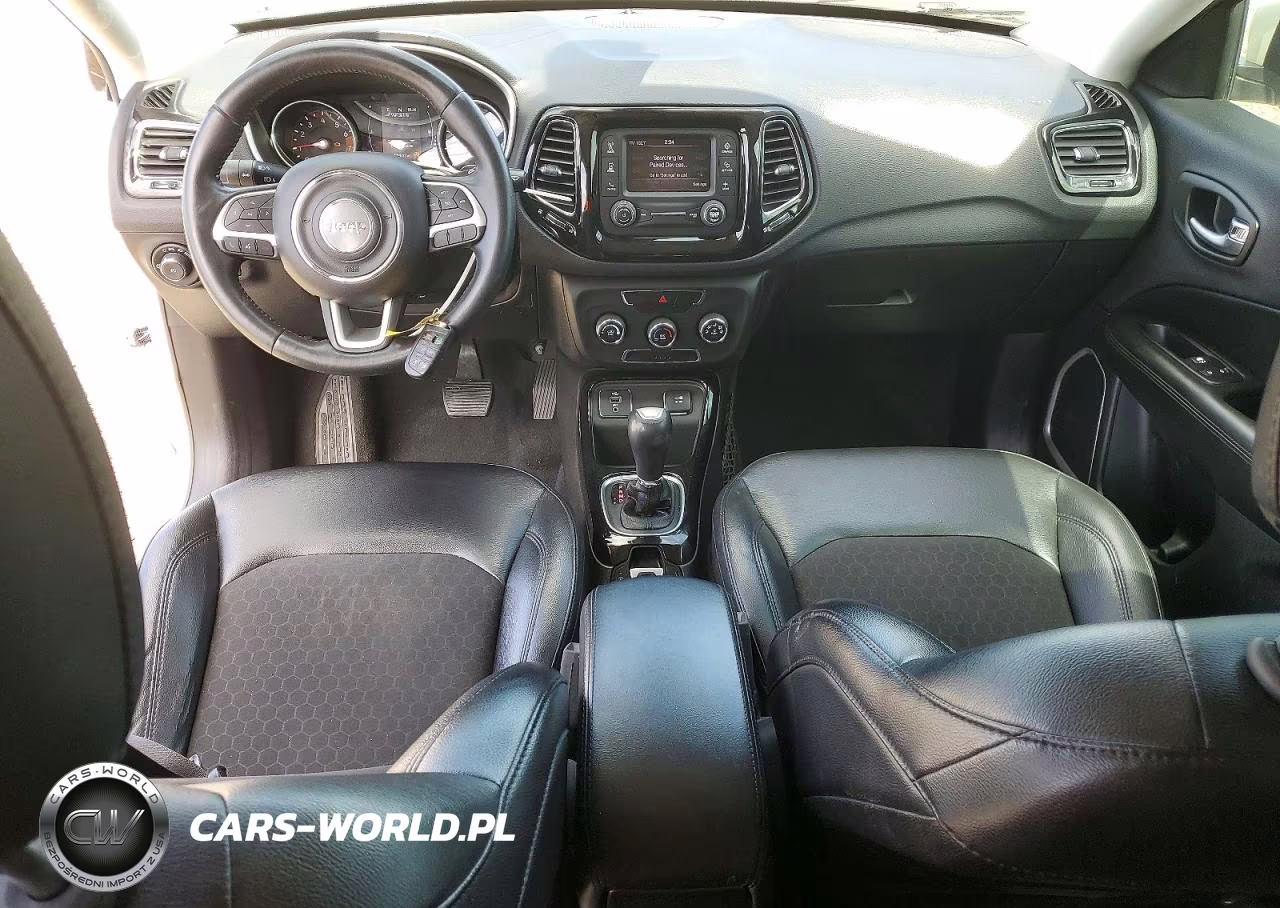 2018 Jeep Compass Latitude VIN:3C4NJCBB4JT486786 - 8