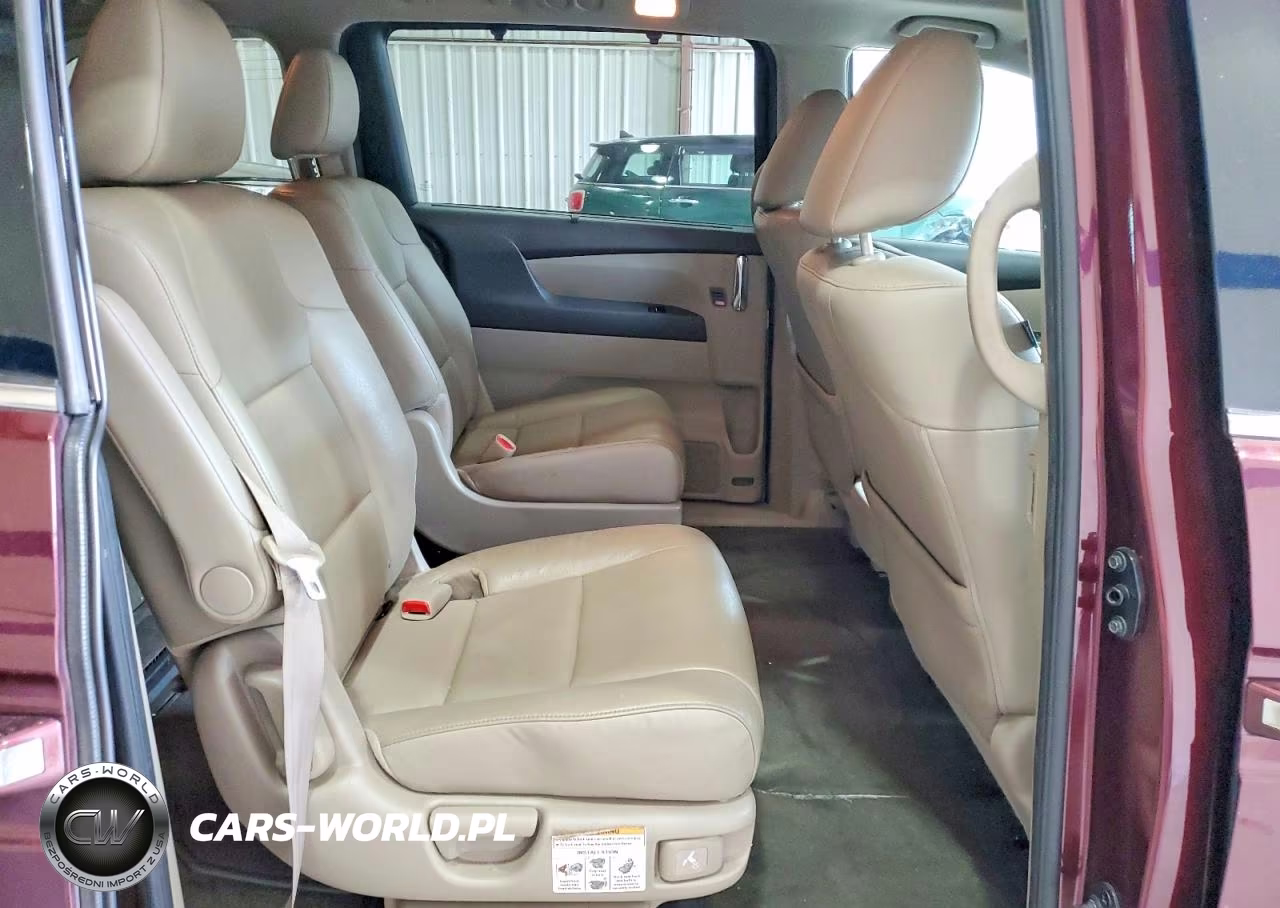 2015 Honda Odyssey Touring VIN:5FNRL5H90FB102276 - 11