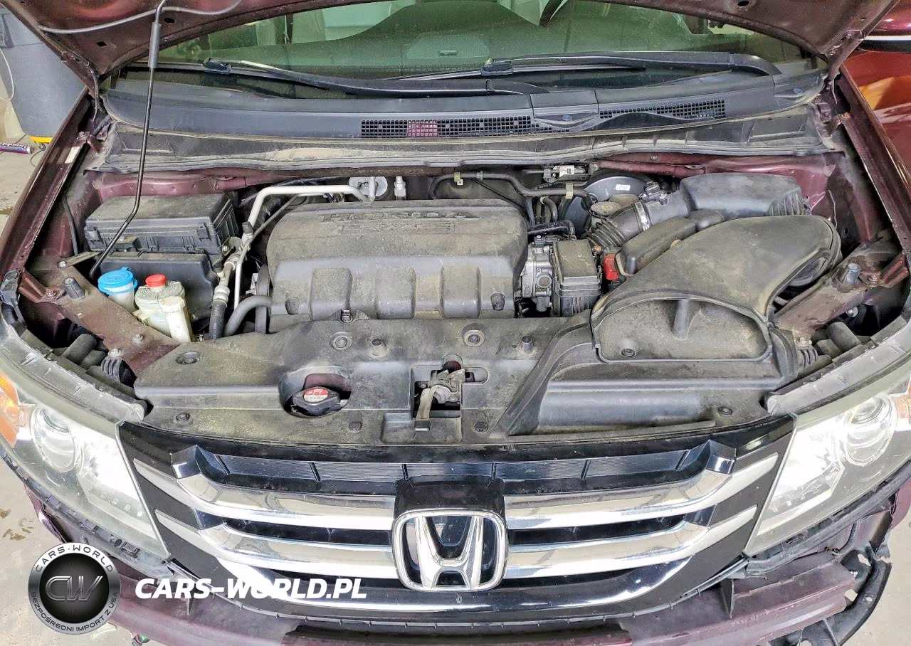 2015 Honda Odyssey Touring VIN:5FNRL5H90FB102276 - 12