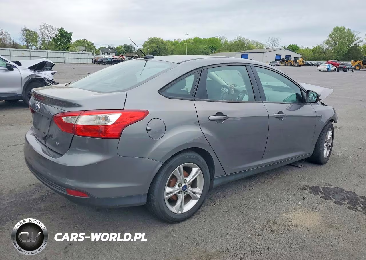 2014 Ford Focus Se VIN:1FADP3F27EL201302 - 3