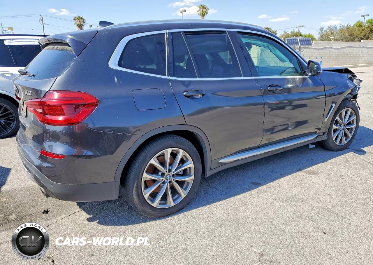 2018 BMW X3 xDrive30I VIN:5UXTR9C55JLD62406 - 3