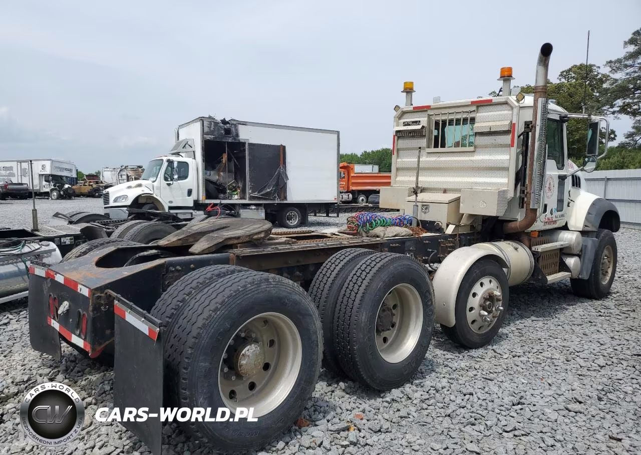 2008 Mack Gu713 Semi Truck VIN:1M2AX07C38M001787 - 4