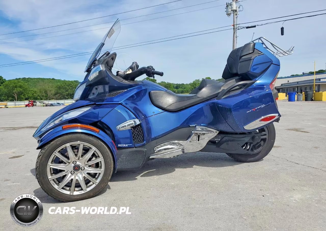 2017 Can-Am Spyder Roadster Rt VIN:2BXNBDD21HV002674 - 3