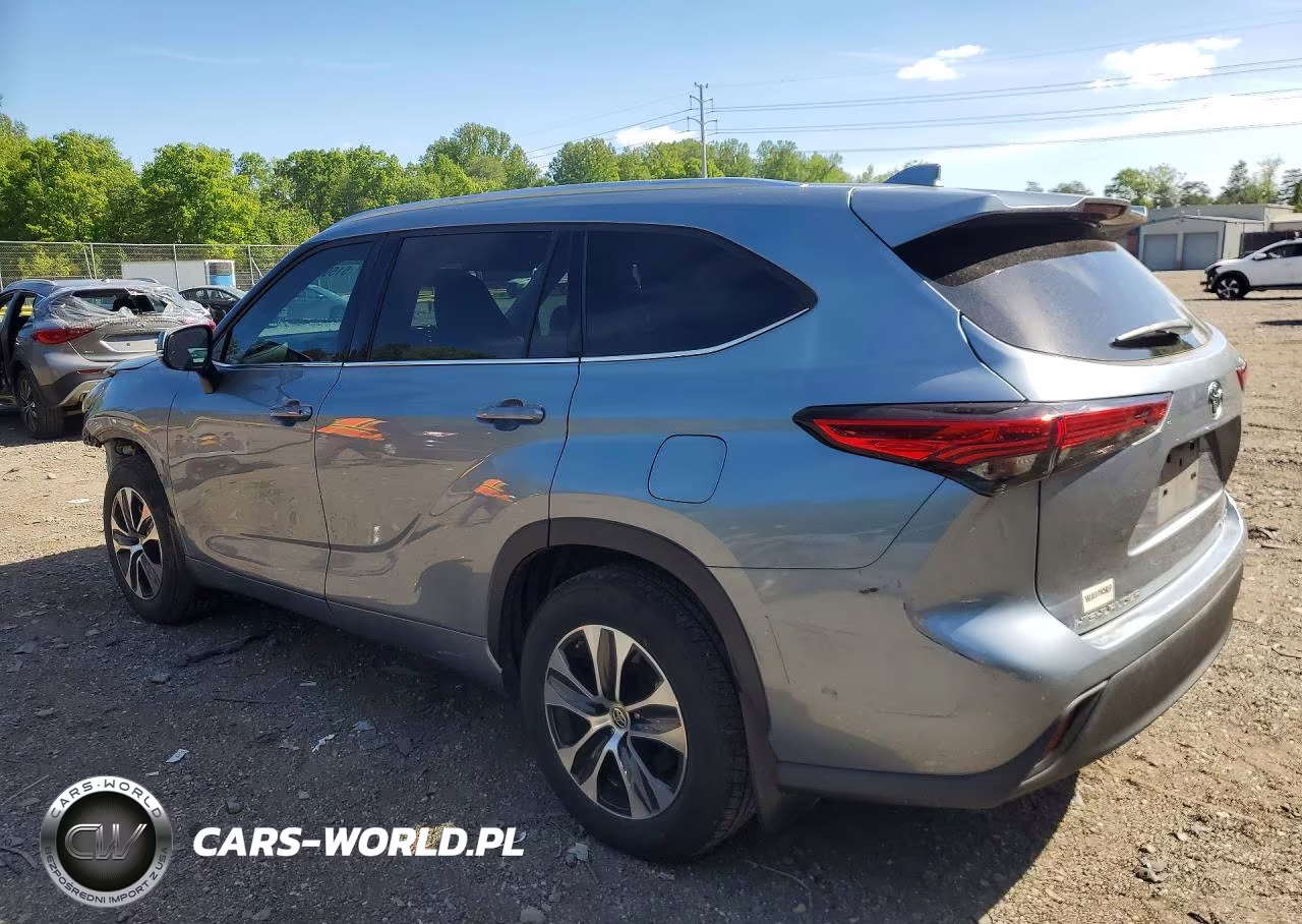 2021 Toyota Highlander Xle VIN:5TDHZRBH2MS070781 - 2