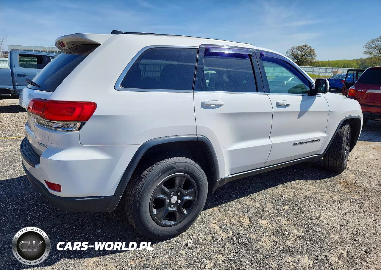 2017 Jeep Grand Cherokee Laredo VIN:1C4RJEAG4HC708419 - 3