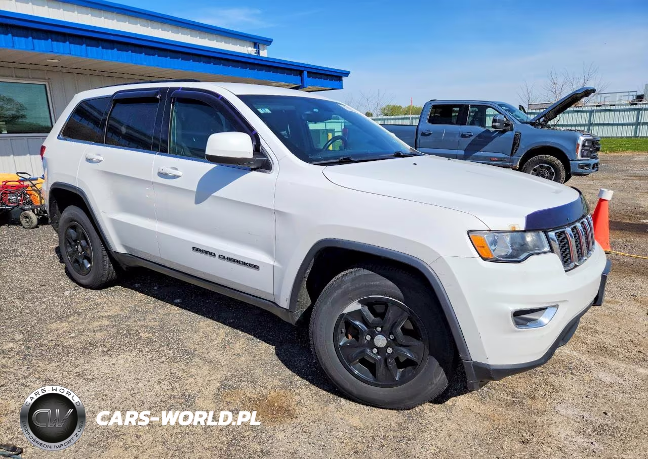2017 Jeep Grand Cherokee Laredo VIN:1C4RJEAG4HC708419 - 4