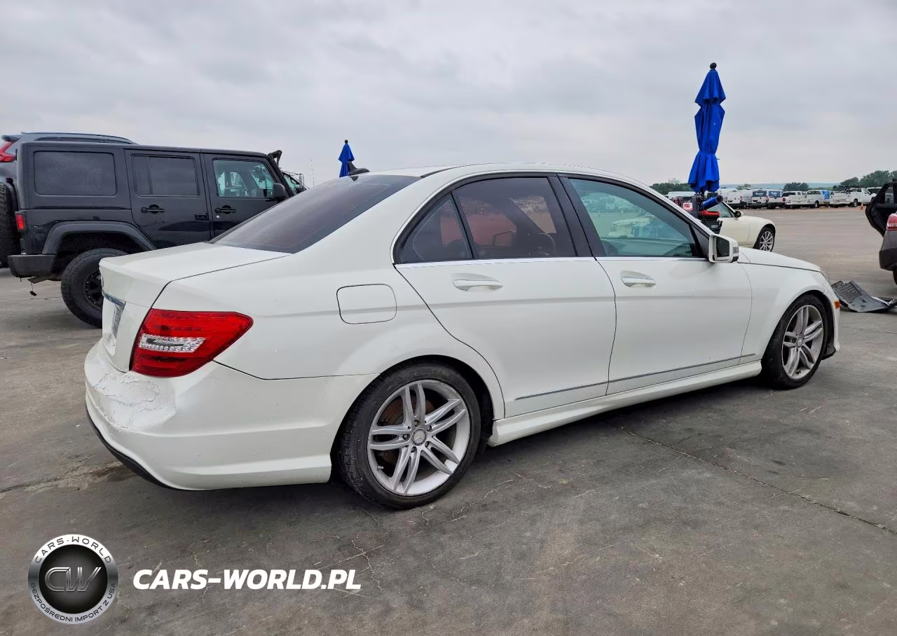 2012 Mercedes-Benz C 250 VIN:WDDGF4HB8CR203010 - 3