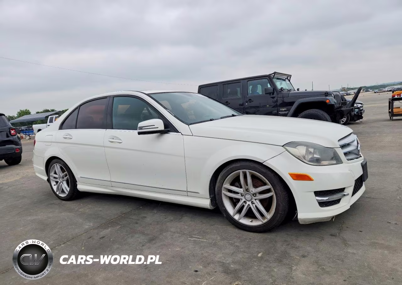 2012 Mercedes-Benz C 250 VIN:WDDGF4HB8CR203010 - 4