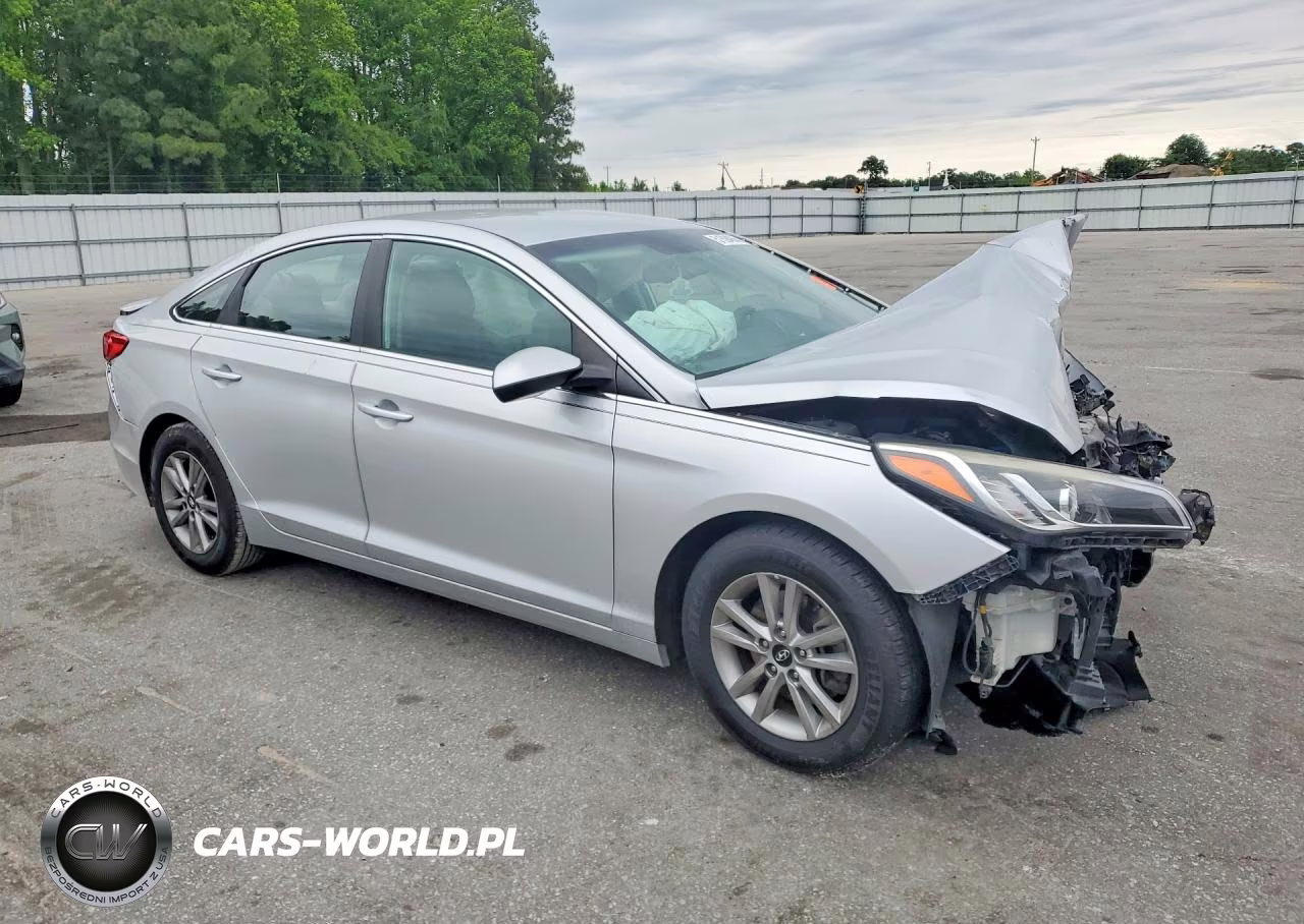 2016 Hyundai Sonata Se VIN:5NPE24AF3GH306553 - 4