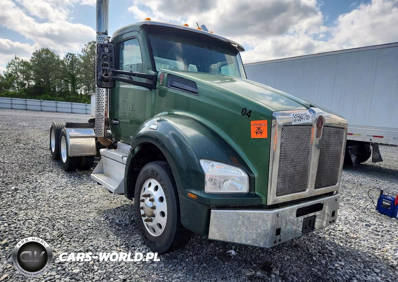 2018 Kenworth T880 Semi Truck