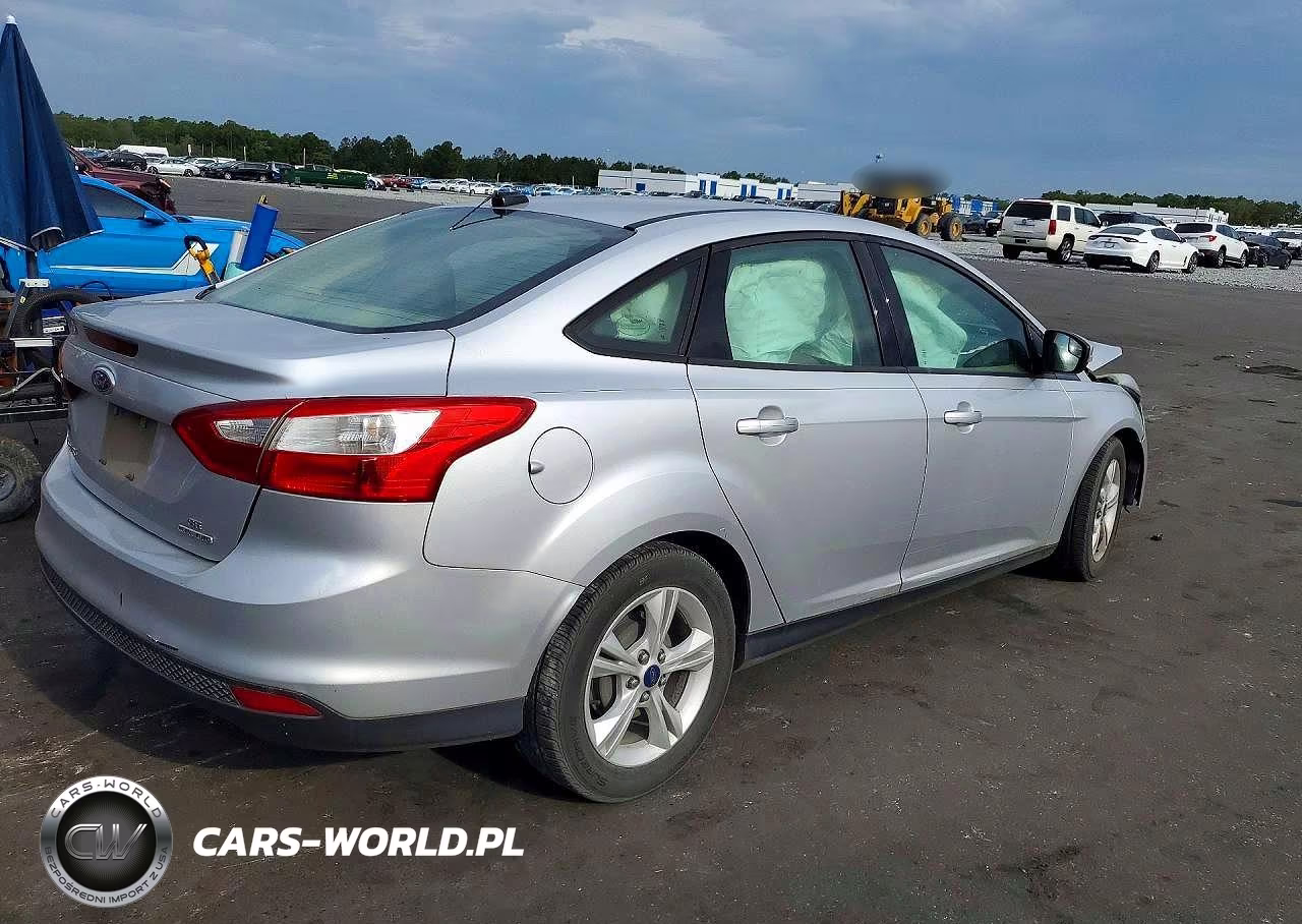 2014 Ford Focus Se VIN:1FADP3F21EL417209 - 3