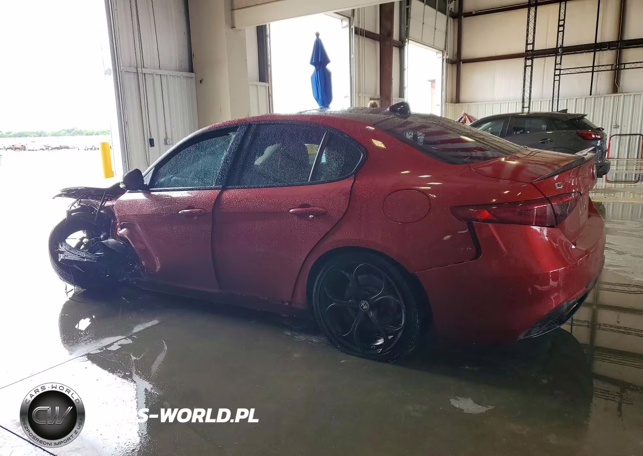2017 Alfa Romeo Giulia Ti VIN:ZARFAECNXH7556031 - 2
