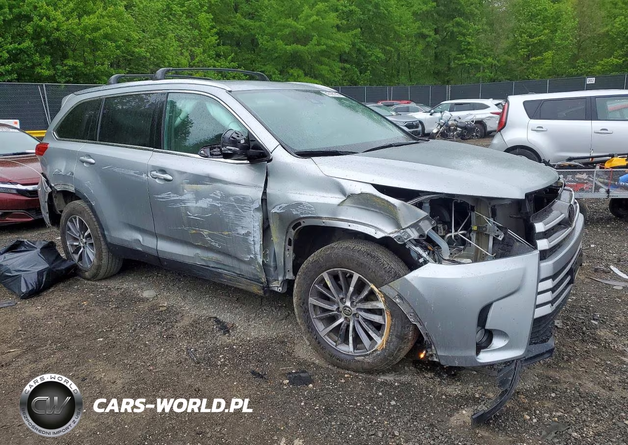 2019 Toyota Highlander Xle VIN:5TDJZRFH5KS568238 - 4