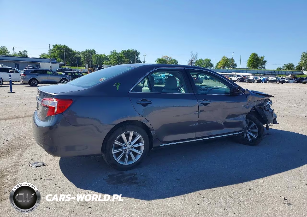 2014 Toyota Camry Xle VIN:4T4BF1FK2ER367120 - 3