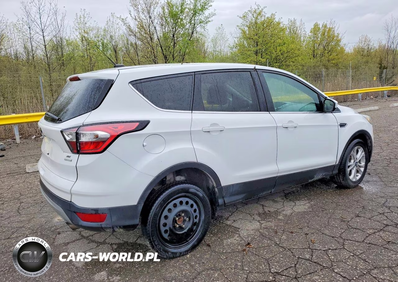2017 Ford Escape Se VIN:1FMCU0GD9HUC63386 - 3
