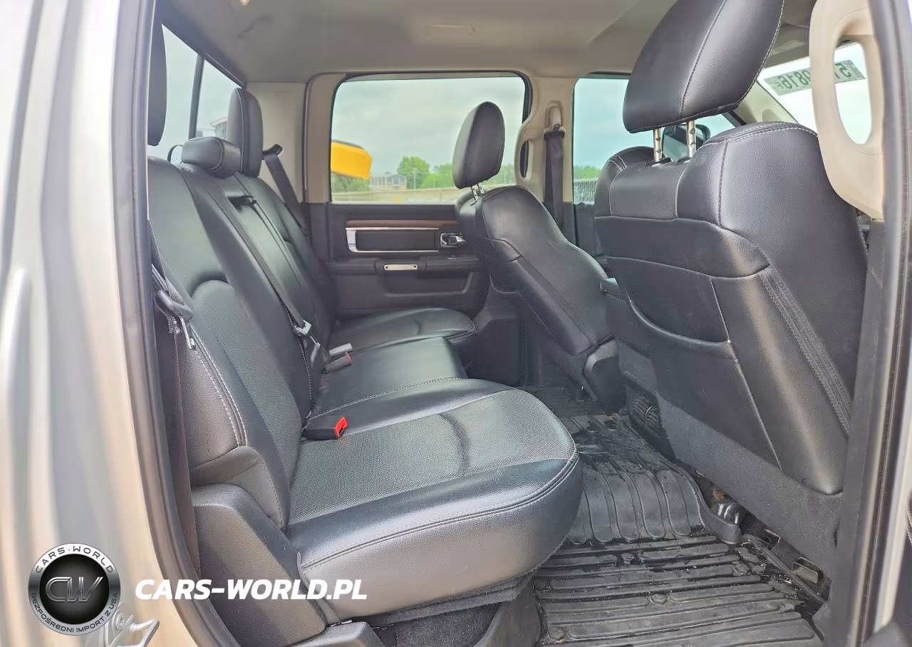 2017 Ram 2500 Laramie VIN:3C6UR5FL7HG620607 - 10