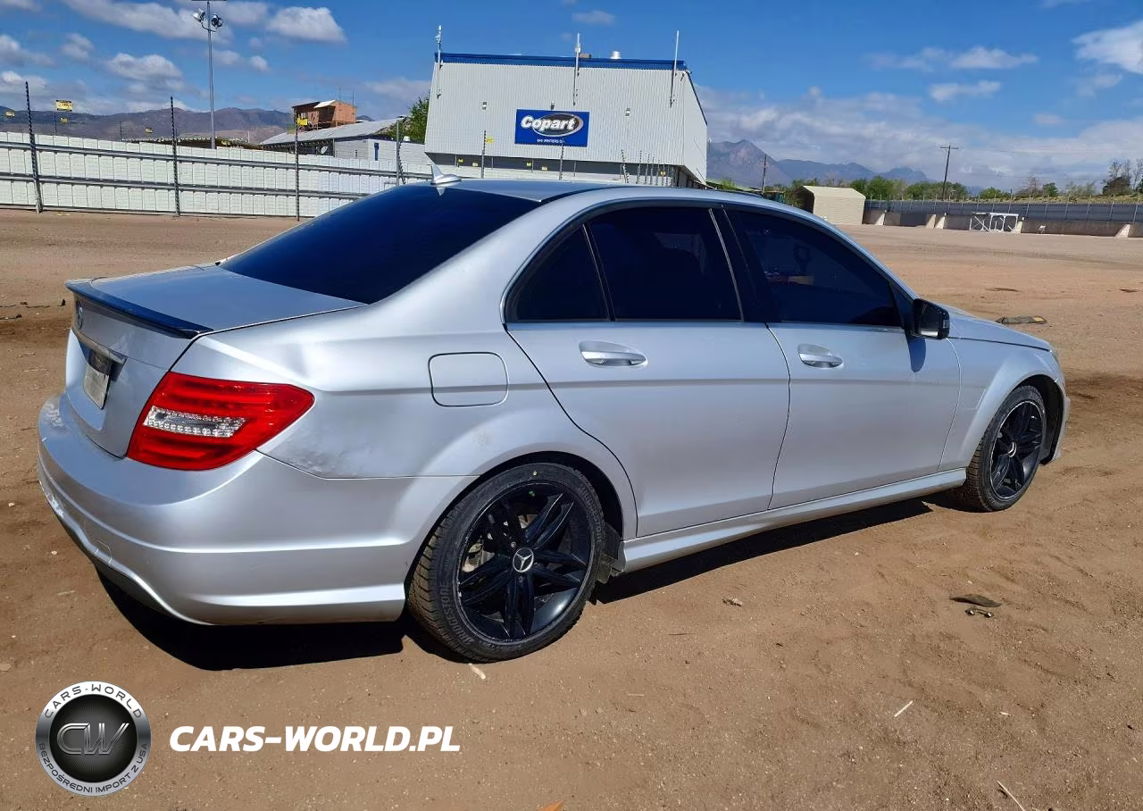 2012 Mercedes-Benz C 250 VIN:WDDGF4HB3CR227425 - 3
