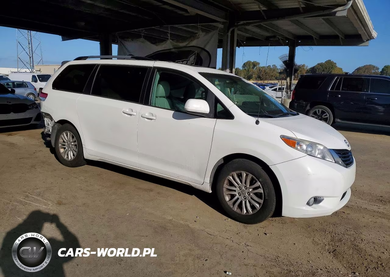 2014 Toyota Sienna Xle 8-Passenger VIN:5TDYK3DC4ES423574 - 4