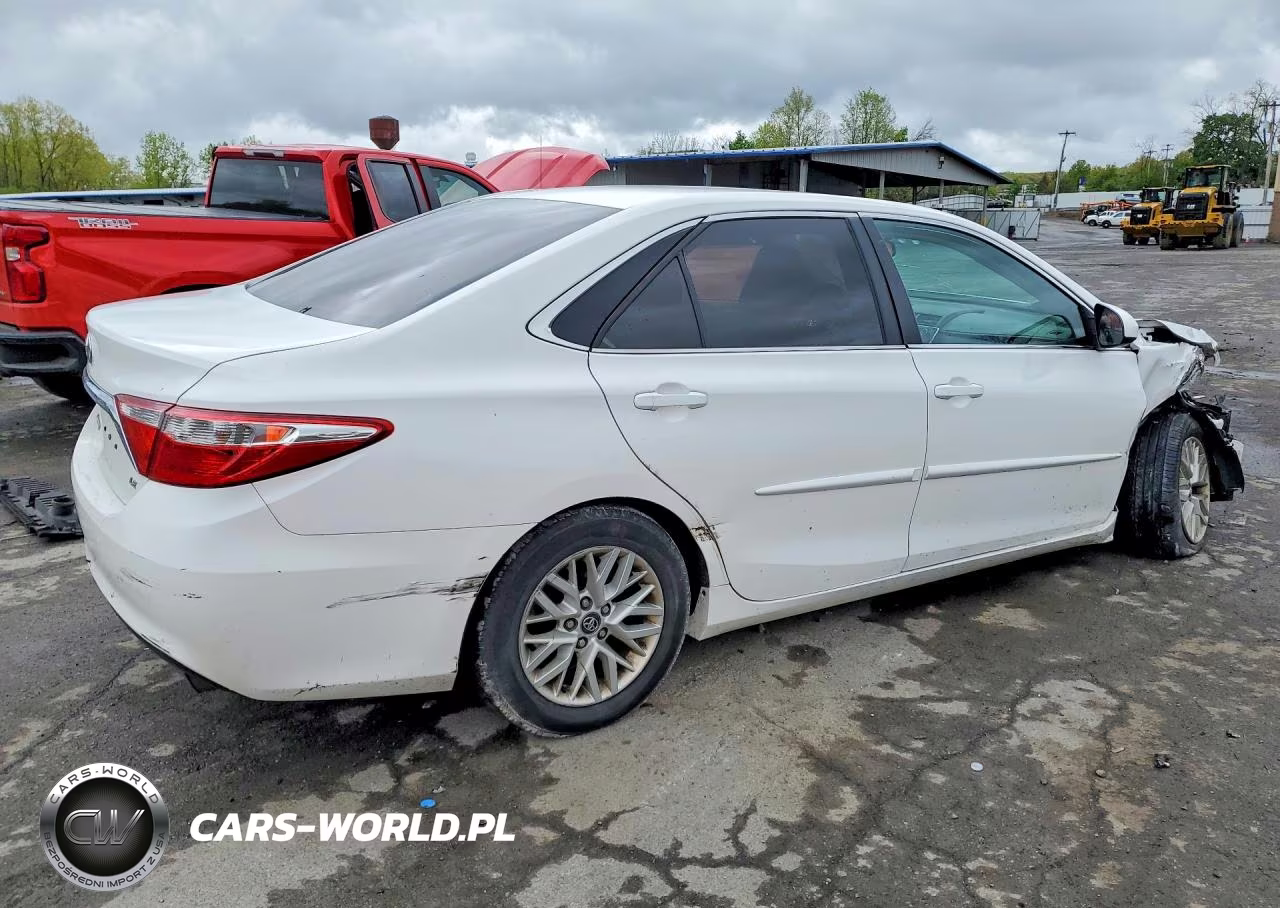 2017 Toyota Camry Le VIN:4T1BF1FK9HU284170 - 3